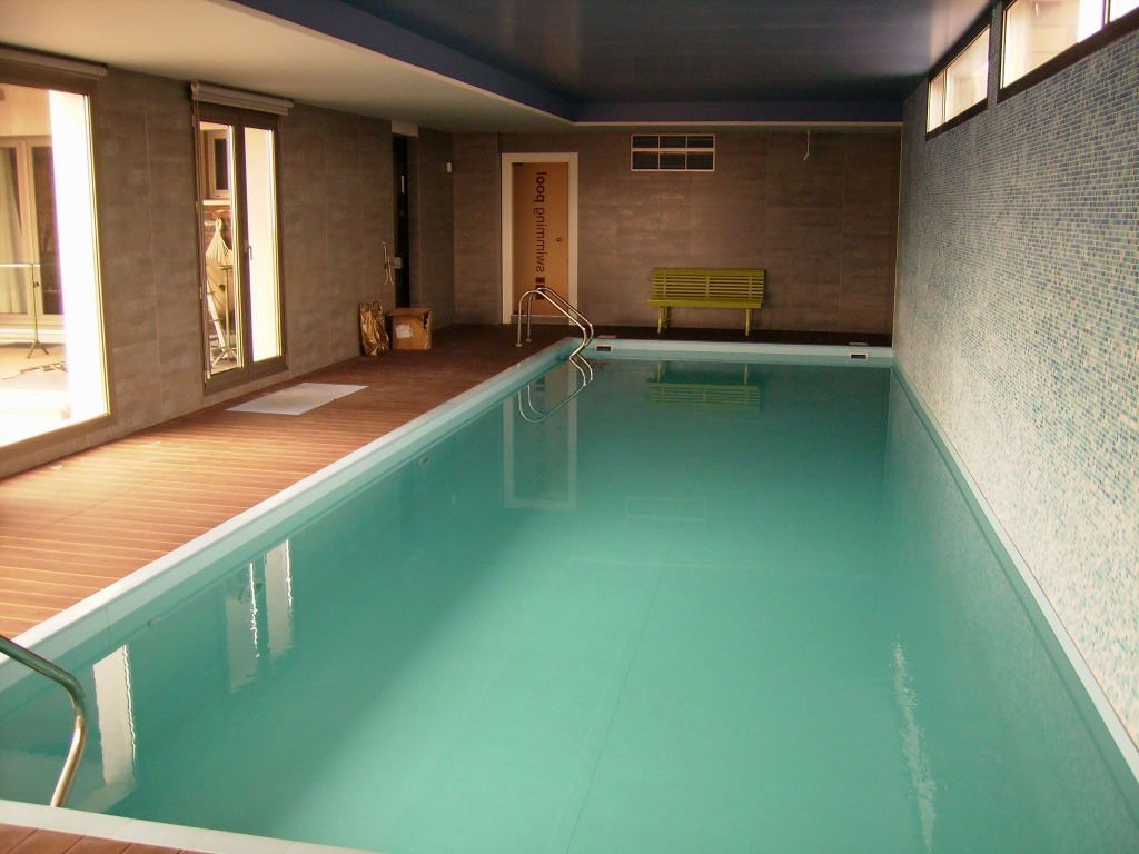 Piscina interior en chalet. Proyectos de nueva obra en Valladolid